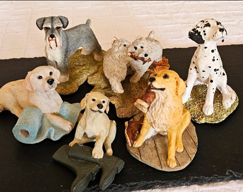 Group resin dogs - of, 6