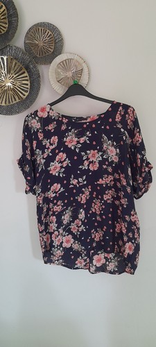 Ladies top size 18 - size,