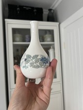Wedgwood Clementine small bud vase 13cm