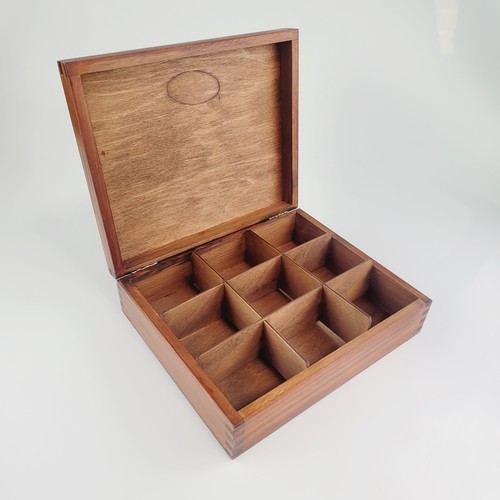 Wooden tea box with - , 9