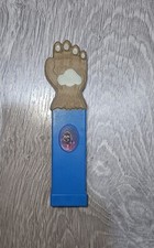 McDonalds Happy Meal Toys - Hotel Transylvania 3 Giggling Winnie Backscratcher