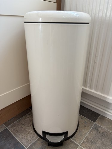 Next cream 30l kitchen pedal - next,