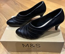 BNIB size UK 6 EU 39.5 Marks &