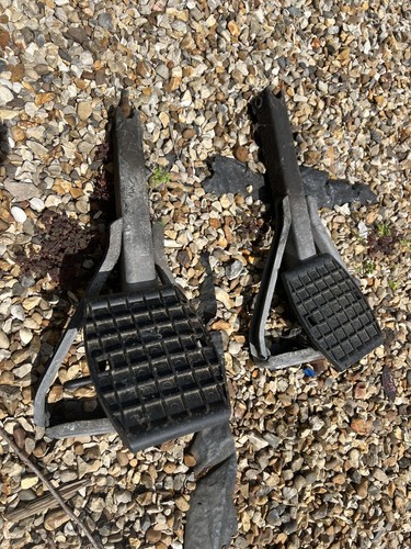 Chassis caravan stabiliser - chassis,
