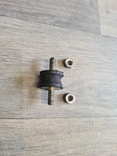 Fuel tank rubber mount - ~, 4hp