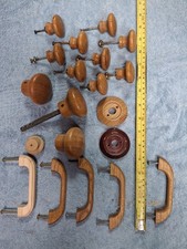 18 Pine Knobs & Handel 3 For Door 5 For Drawers & 10 Cupboard