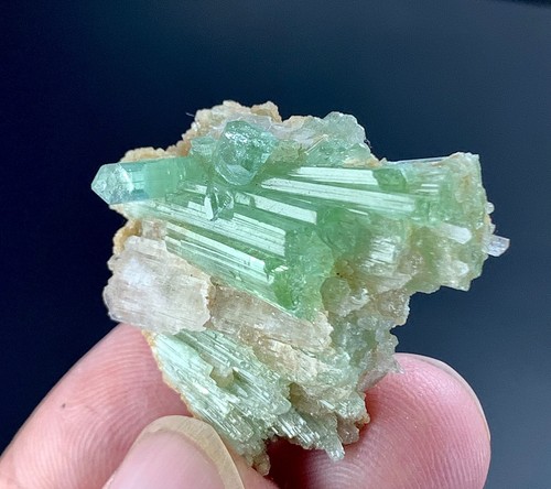 Carat tourmaline crystal - 49,