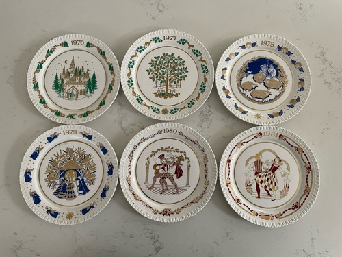 Spode christmas plates - 6,