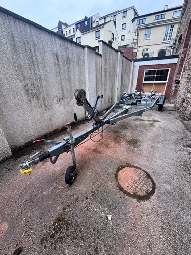 25ft boat trailer 2100kg - 25ft,