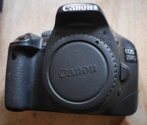 Canon eos 550d camera - 550d)camera, body