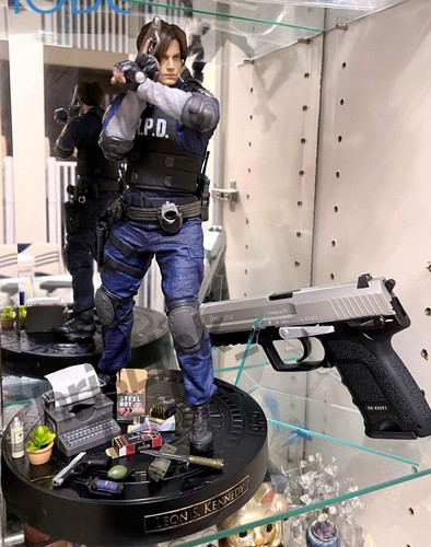 Game resident evil leon - game, 2