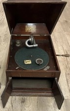 Gramola vintage wind up record