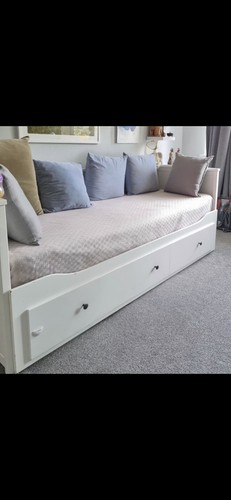 White wooden day bed - wooden,