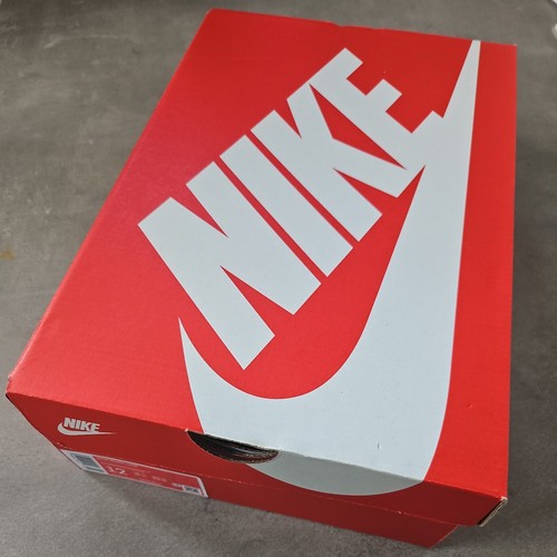 Nike empty shoe - nike,