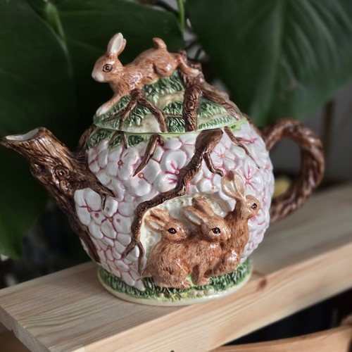 Leonardo bunny rabbit teapot - bunny,