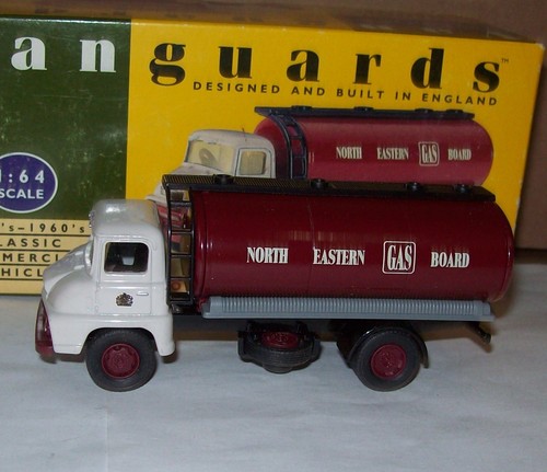 Ford thames trader - 1:64, tanker