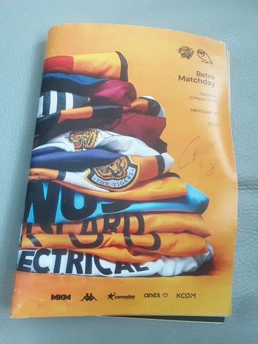 Autographed 2025 hull - autographed,