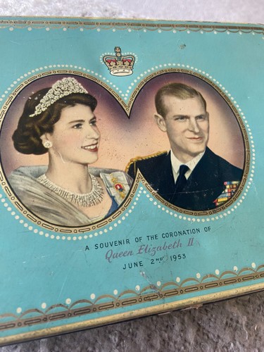 Vintage royal souvenir tin - royal,