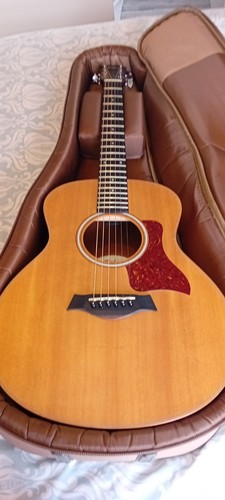 Talyor mini guitar - mini, with