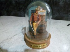 JOHN WAYNE SCULPTURE HAND PAINTED BY TFM IN GLASS DOME VGC