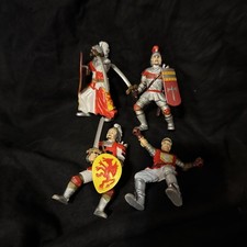 ELC mediaeval knight figures