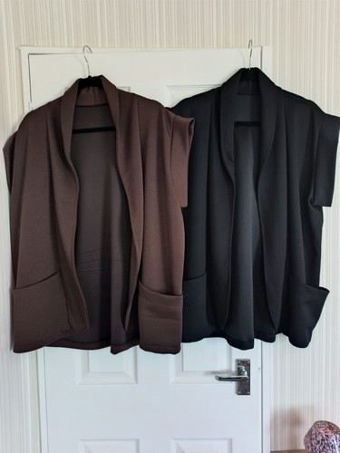Gilets brown and black - gilets, x