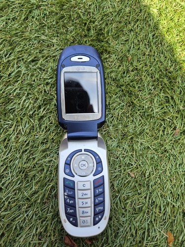 C3300 classic flip phone - flip,