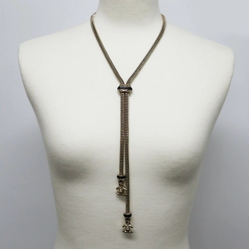 Chanel logos turnlock - chanel, black