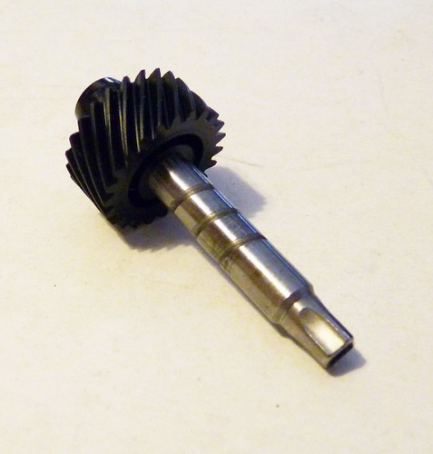 Speedometer drive gear - speedometer,