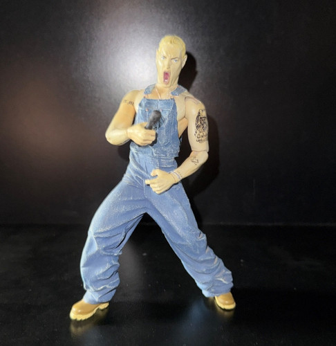Art asylum eminem - asylum, slim