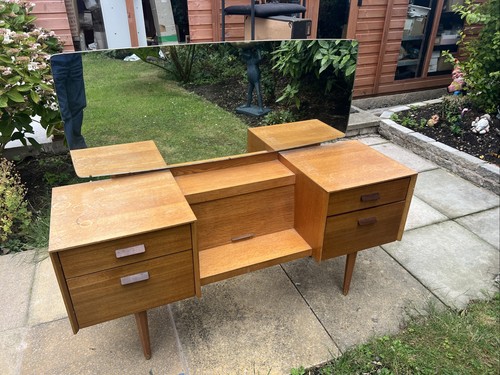Dressing table with internal - table,