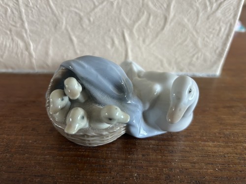 Lladro 4895 duck and ducklings - 4895,