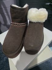 OlaVoga shoes size 5