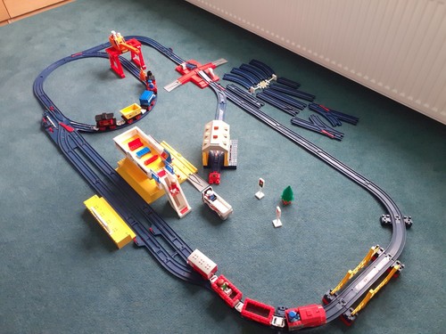 Vintage tomy train set - train,