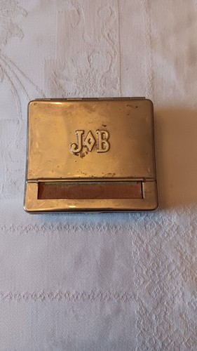 Cigarette rolling machine - cigarette,