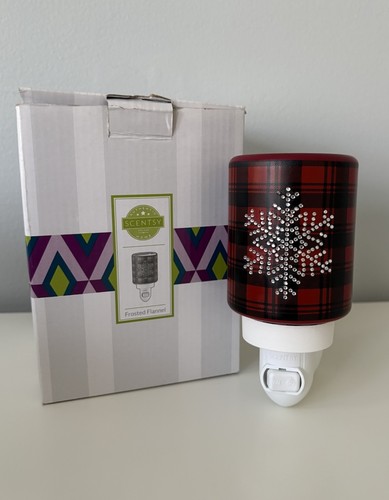 Scentsy plug mini warmer - plug, in
