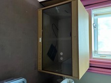 3ft by 2ft by 2ft vivarium for reptiles. Very good condition and quality!