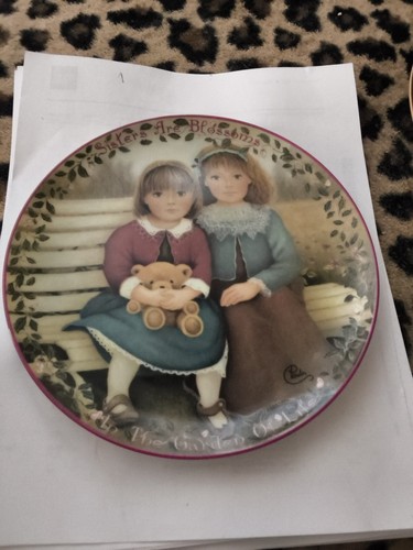 Sisters are blossoms - are, kindred