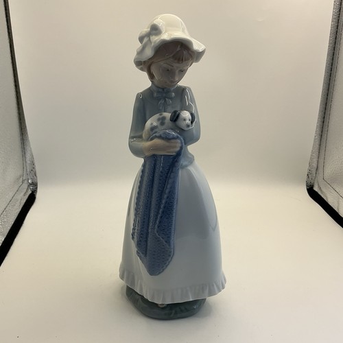 Nao lladro figurine 241 - nao, by