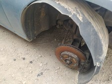 front right wheel hub FORD