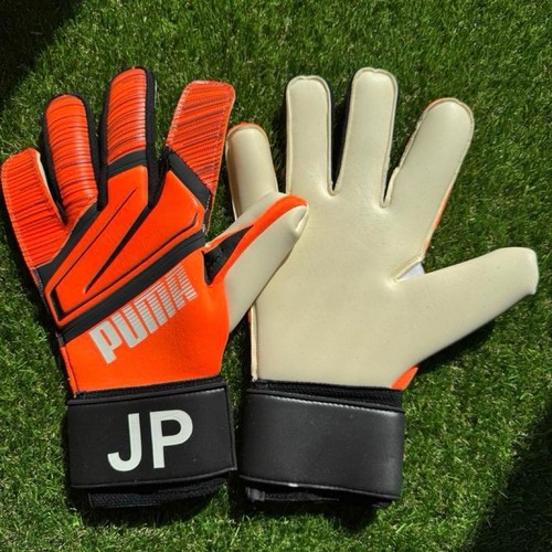 Goalkeeper gloves - goalkeeper, gk