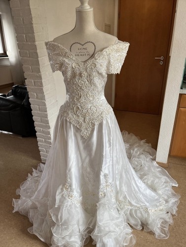 True vintage pronovias - 90’s,