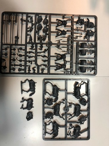 Mounted men arms sprues - at,