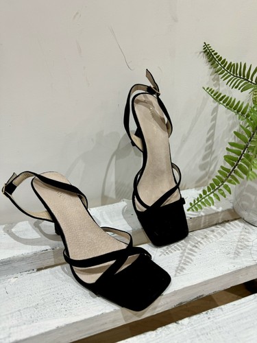 Nwt monsoon black genuine - black,
