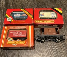 Hornby closed vans - closed,
