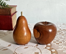Vintage Carved Yew Wooden Apple and Pear Wooden Decorative Fruit