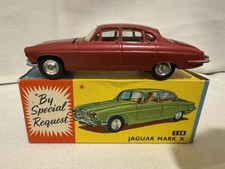 Corgi Toys Rare  Jaguar Mark x Saloon Mettallic Cerise Boxed 238 Orginal