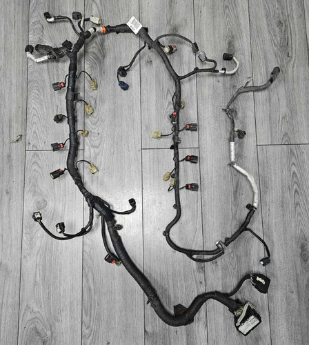 Genuine ford mustang v8 - genuine,