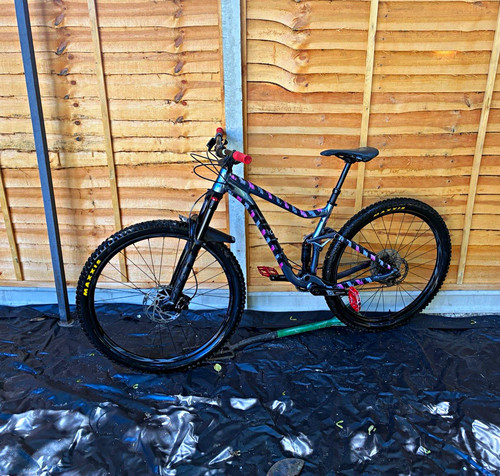 Giant mountain bike - giant,