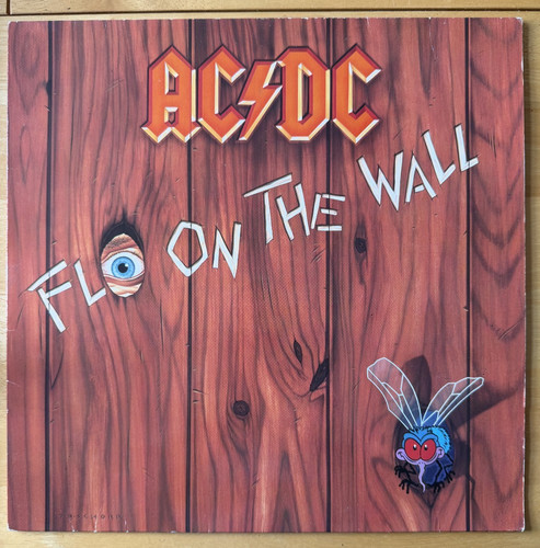 Fly the wall eu - ac/dc, on
